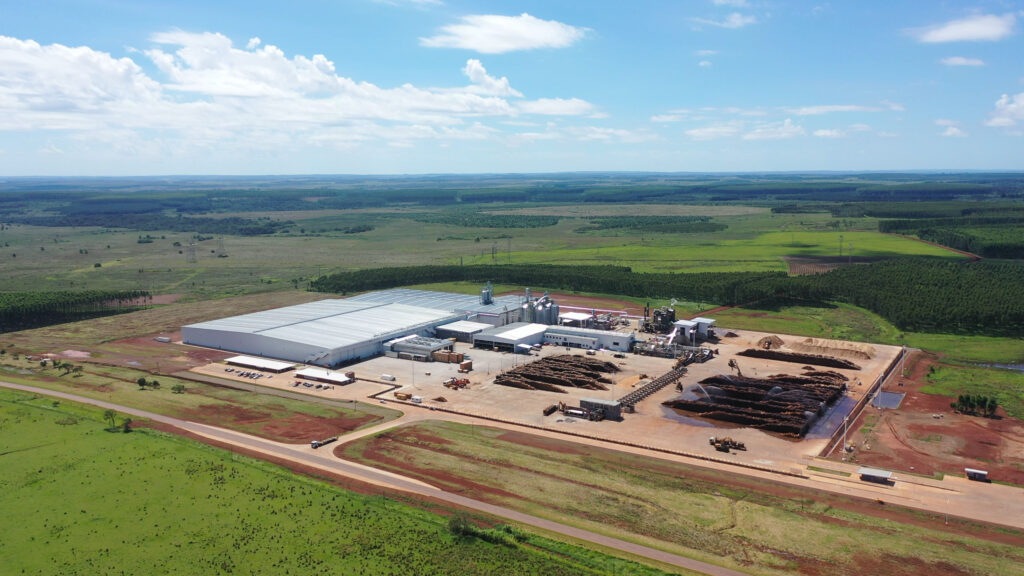 Foto: vista aérea de la planta de Acon Timber – uno de los sitios a visitar